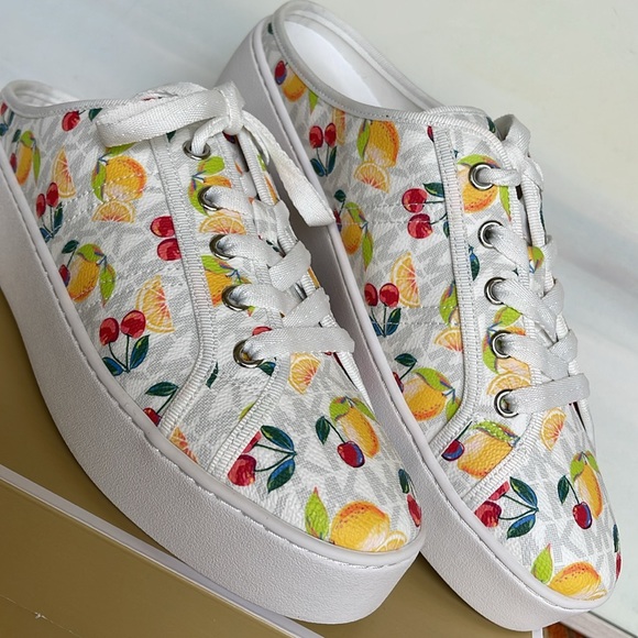 Michael Kors POPPY SLIDE SNEAKERS 
FRUIT PAINT MK SIG SM
49T4POFP1Q Platforms - Picture 7 of 16